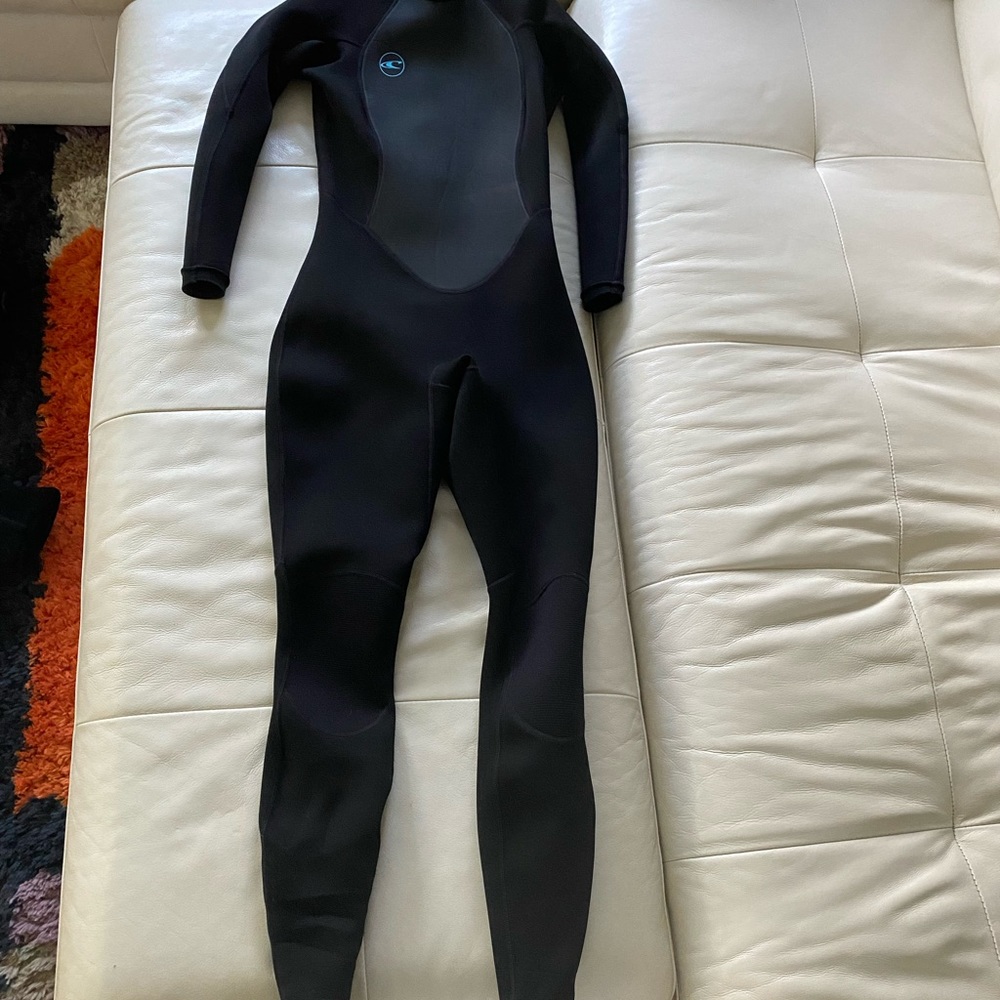 Womens size 4 O’Neill 3/2 wetsuit EUC